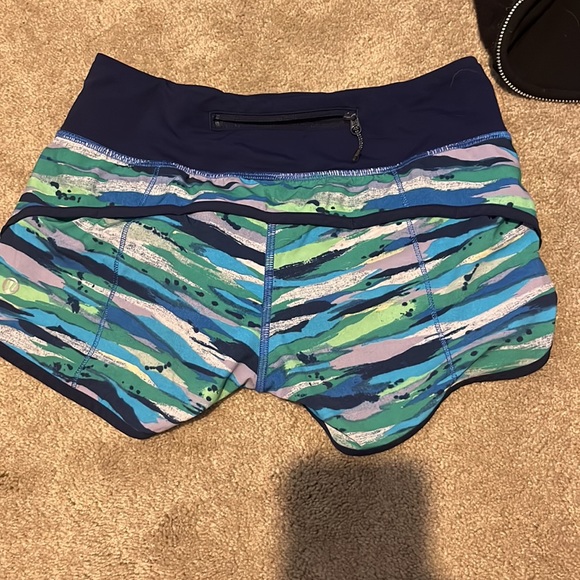 lululemon shorts - Picture 2 of 4